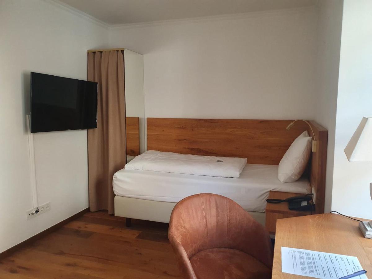 Hotel Schierlinger Braeustueberl Εξωτερικό φωτογραφία